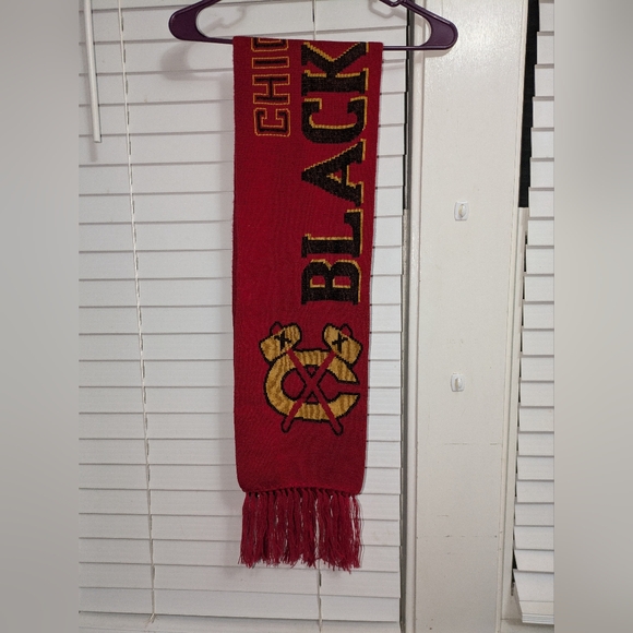 Chicago Blackhawks Red Winter Scarf. EUC OS - Picture 3 of 4